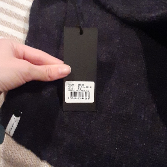 One Teaspoon Turtleneck Sweater - Picture 2 of 4